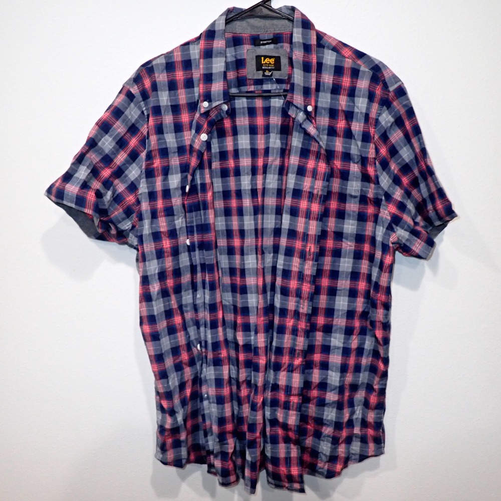 Lee Mens XL Regular Fit Short Sleeve Plaid Button Down Shirt Navy Red Grey